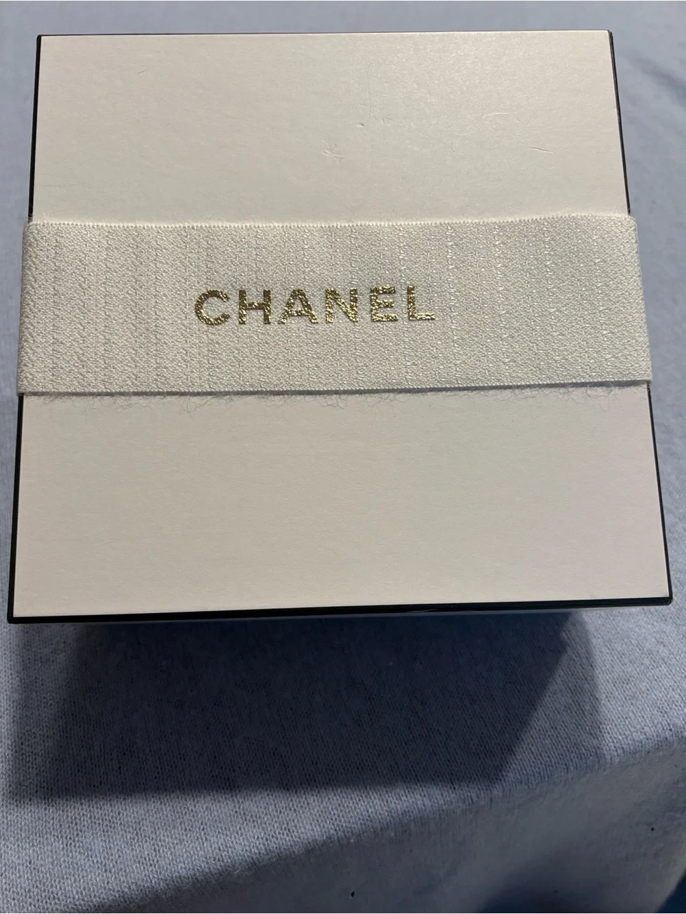CHANEL White Box w Black Logo &Gold-Stamped Ribbon &drawstring dust bag